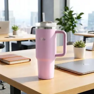 Vilde Kubek termiczny stalowy różowy z uchwytem 1,2 l