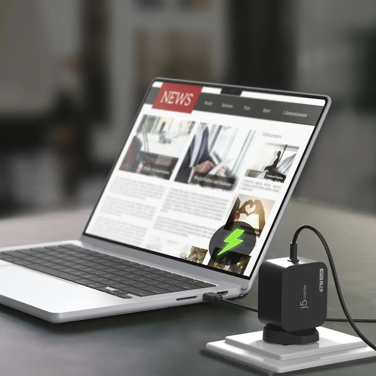 j5create JUP1565DC 67W GaN USB-C Power Adapter Photo 5