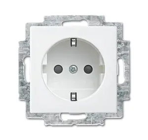 Busch-Jaeger 2CKA002013A5483 Schuko kontaktligzda F tips 16A 250V balta