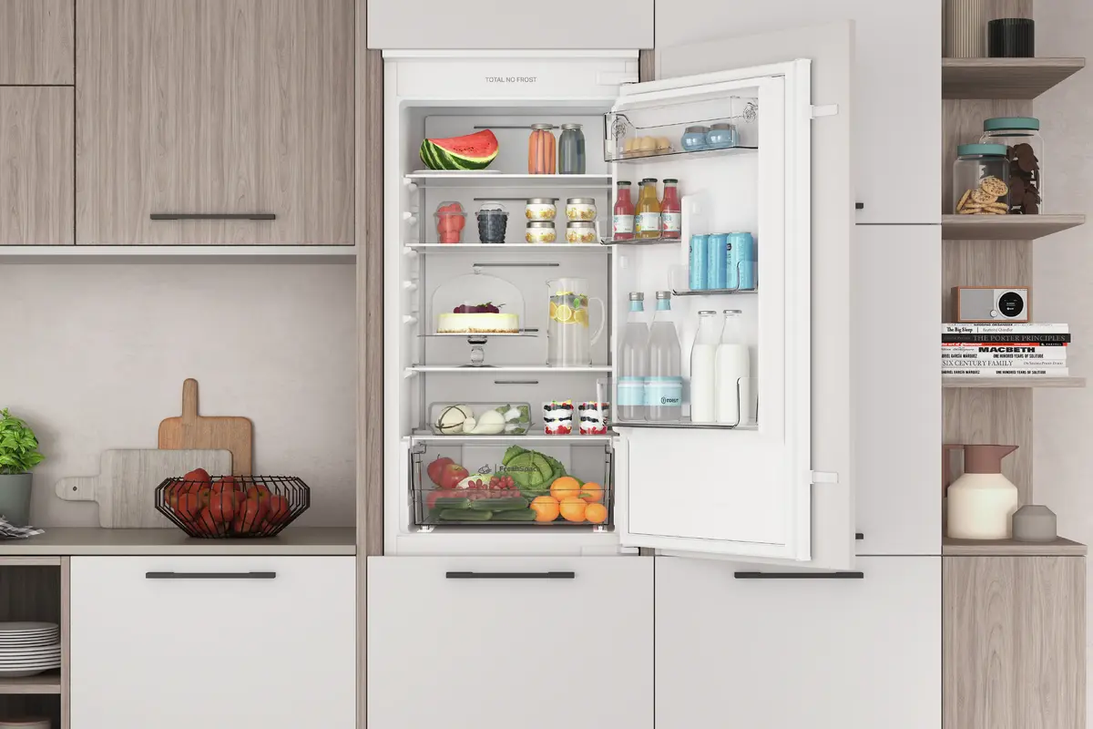 Iebūvējamais ledusskapis Indesit INC18 T112 Photo 6