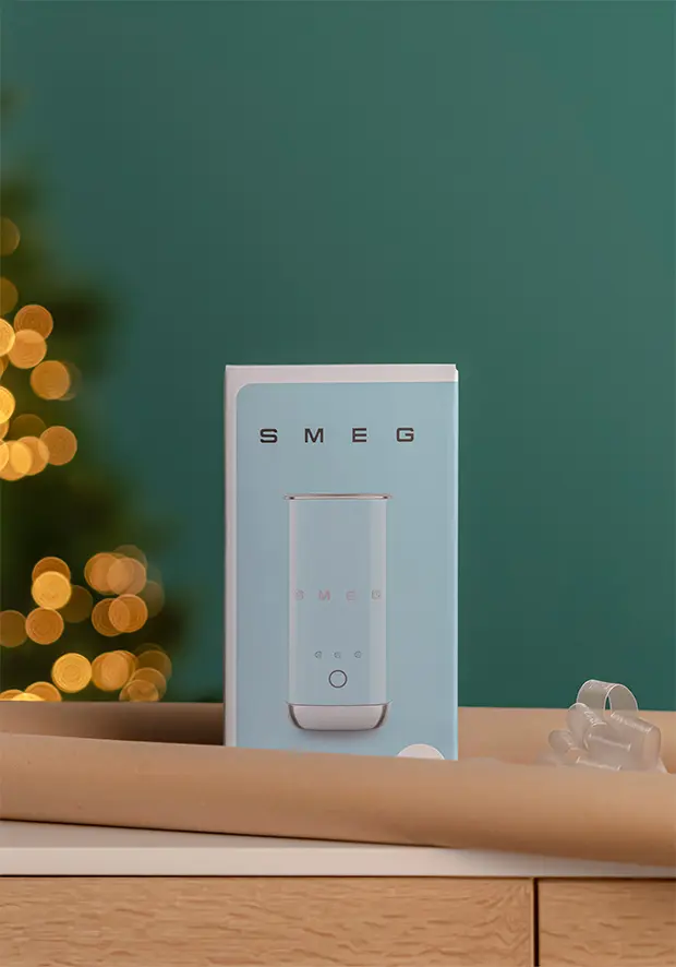 Smeg MFF02RDEU Milk Frother and Warmer Red Photo 2