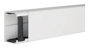 Hager LF6009009016 Taisnais kabeļu lovis no PVC Baltā krāsā 90x60 mm Garums 2 m