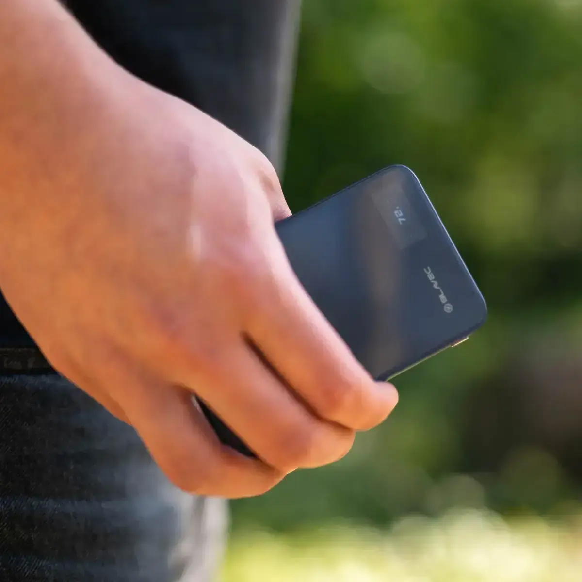 Blavec BJ-04 Slim Power Bank 10,000 mAh MagSafe Blue Photo 5
