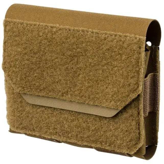 Helikon-Tex Counterweight/Battery Pouch atsvara un bateriju