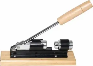 KingHoff KH-1660 Riekstu knaibles uz koka pamatnes