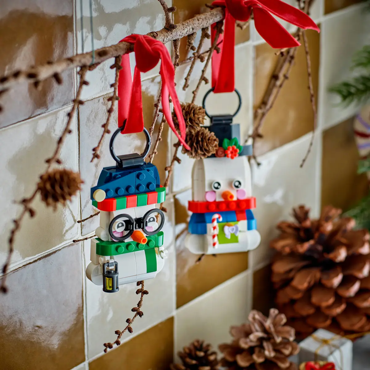 LEGO Exclusive Snowman Ornaments Set 40812 Photo 6