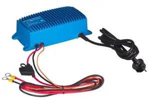 Victron Energy Blue Smart IP67 Charger 24/12 (1+Si) водонепроницаемое зарядное устройство с Bluetooth, напряжением 24В, током 12А и 5-ступенчатым алгоритмом
