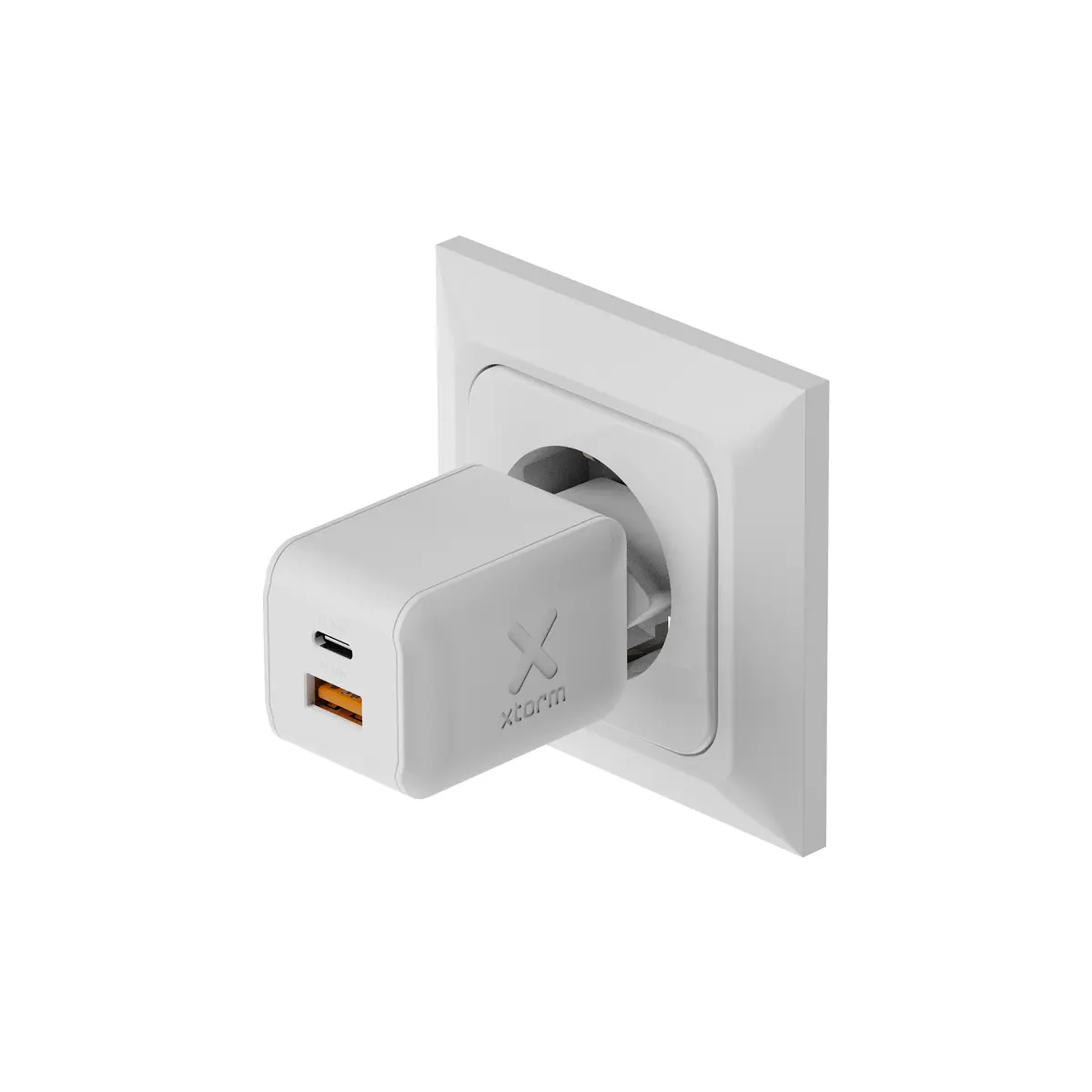 Универсальное зарядное устройство Xtorm XECNG700 Photo 17