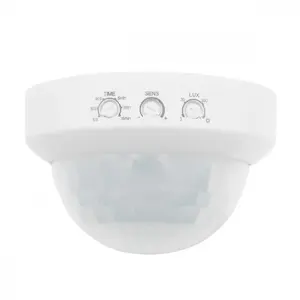 Surface-Mounted PIR Presence Sensor MACLEAN MCE823 with 10x40m Detection Range, 1000W/2000W Load Capacity, and 220-240V Operating Voltage