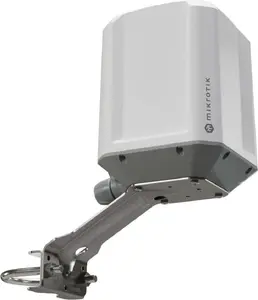 Уличный модем MikroTik LAMP 5G R16 с 5G Cat.20, eSIM, PoE-in и GPS