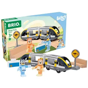 Ravensburger World Bluey travel train vācu izdevums 2 vagonu pasažieru vilciens ar Bluey un Bingo figūriņām un piederumiem dzesēšanas koferī bērniem no 3 gadiem
