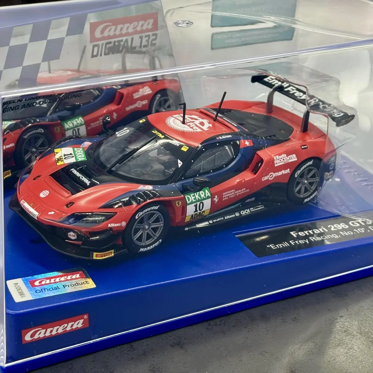 Carrera DIGITAL 132 Ferrari 296 GT3 Emil Frey Racing No.10 Photo 4
