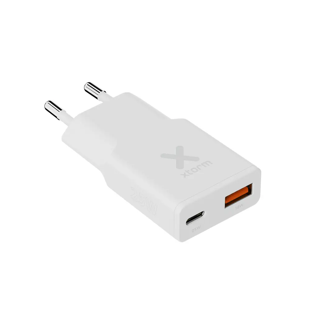 Xtorm Go2 Series SlimLine XG2SL025 Wall Charger Photo 2