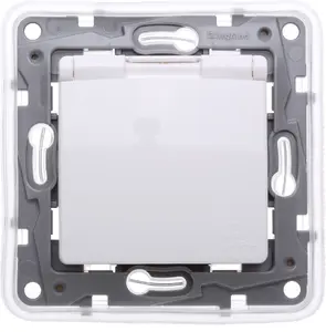 Legrand 664748 Elektrotīkla kontaktligzda ar zemējumu 16A 250V balta