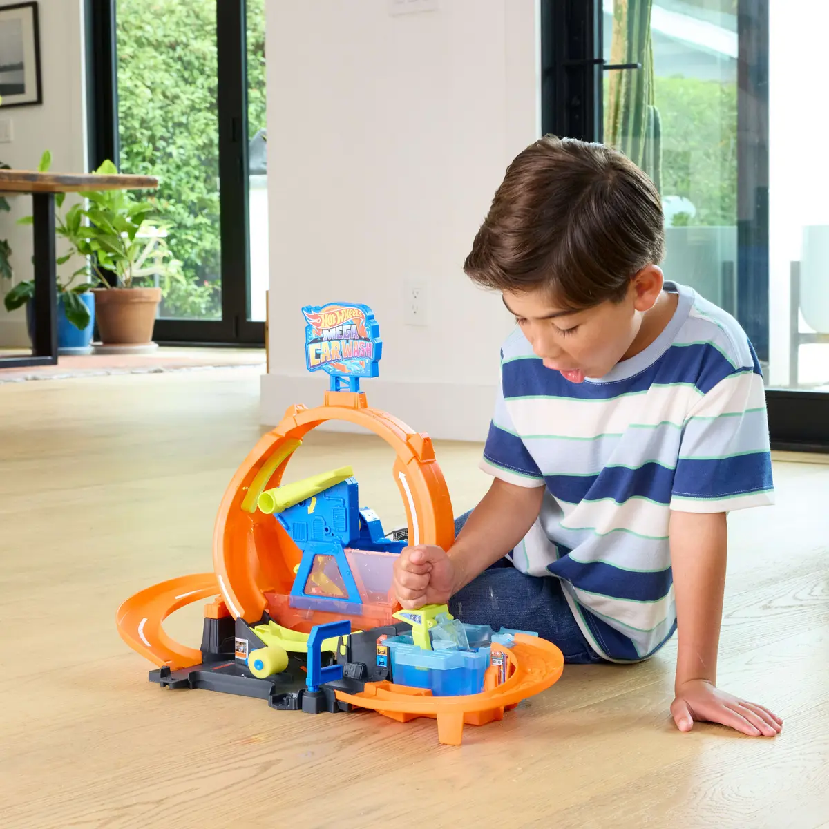 Игровой набор Hot Wheels City Mega Loop Car Wash JHL97 Photo 2