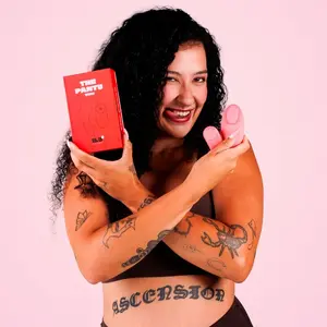 Интимный вибратор Je Joue Ily Panty Vibe с пультом ДУ, безопасный силикон, 7 режимов, 3 уровня интенсивности, зарядка по USB