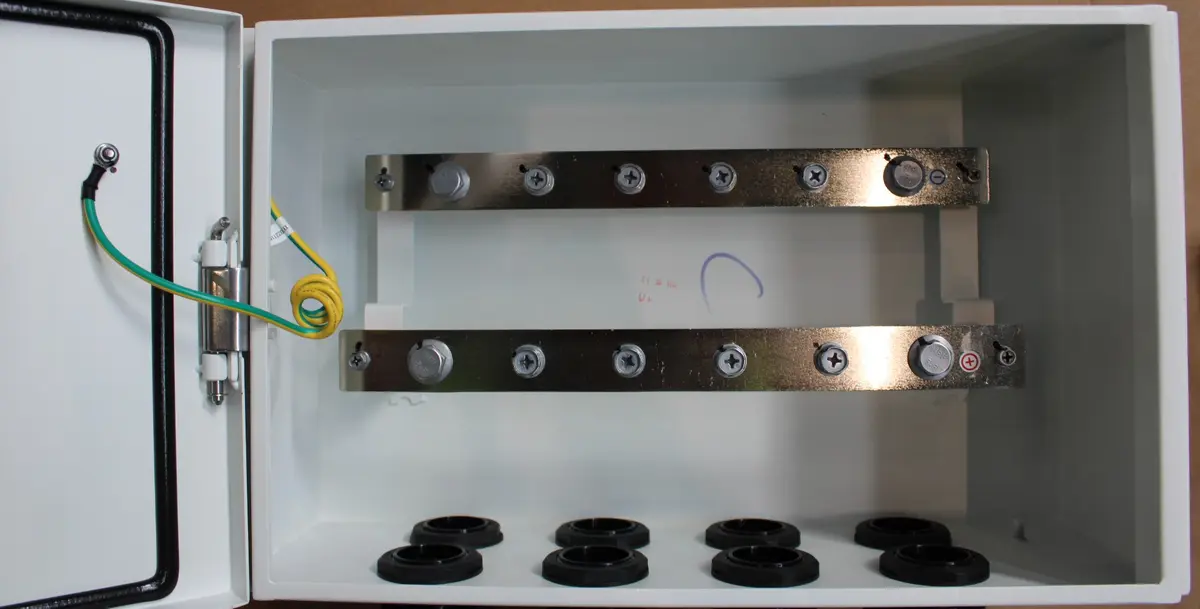 Battery Junction Box Deye for GB-L, BOS-G, BOS-A Photo 3