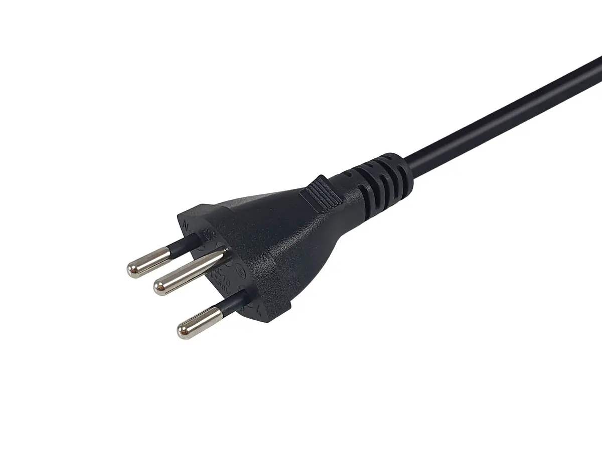 Equip Power Cord T12 to C5 1.8m Photo 3