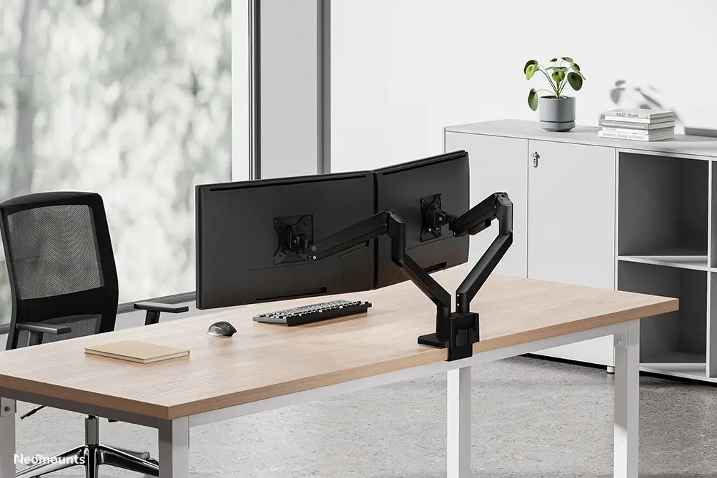 NewStar DS70-250BL2 Dual Monitor Arm Photo 40