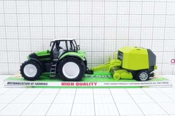 Gazelo Traktor z maszyną rolniczą pod