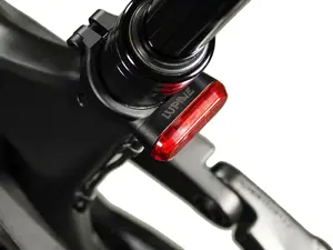 Lupine C14 e-velosipēda aizmugurējā gaisma 45 lūmeni Shimano sistēmām ar integrētu sēdekļa stutes skavu 35.6 mm
