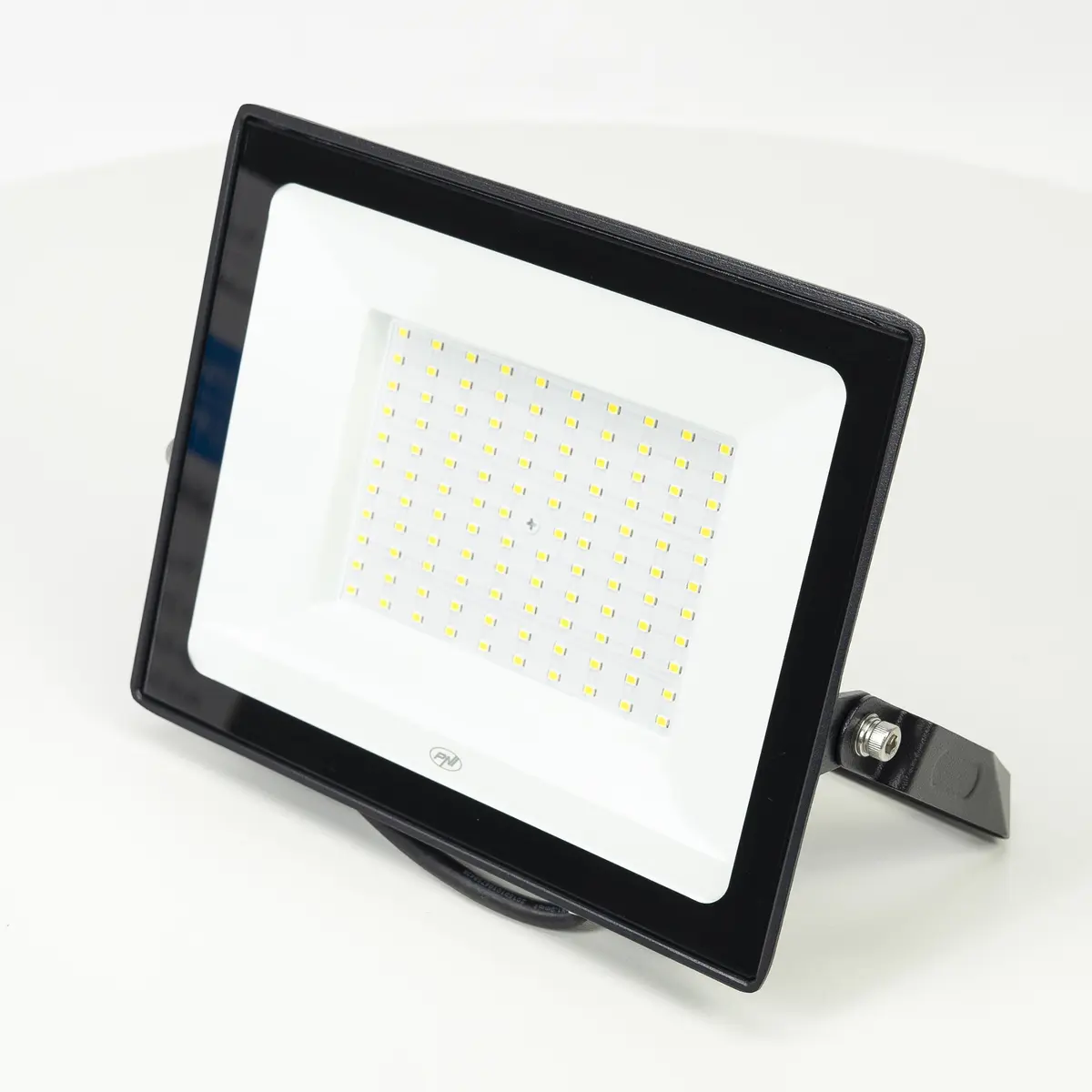 Светодиодный прожектор PNI 100W Photo 2