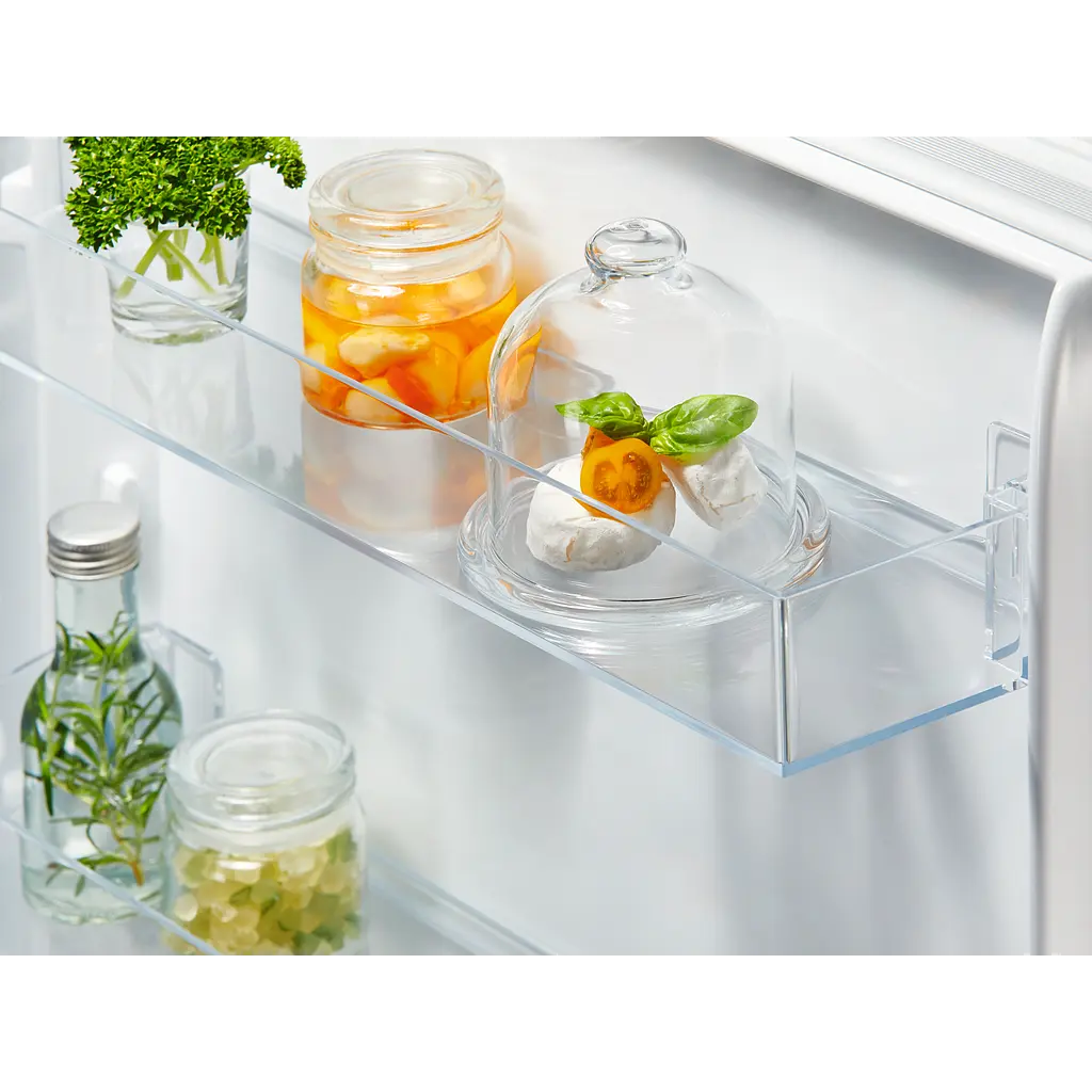 Electrolux E8MNGC18S Built-In Fridge Photo 2