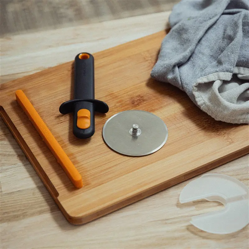 Fiskars Functional Form Pizza cutter 1079963 Photo 3