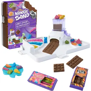 Набор для творчества Kinetic Sand Сладкая станция с 1 фунтом песка хранилищем в виде батончика и 8 инструментами для детей от 5 лет