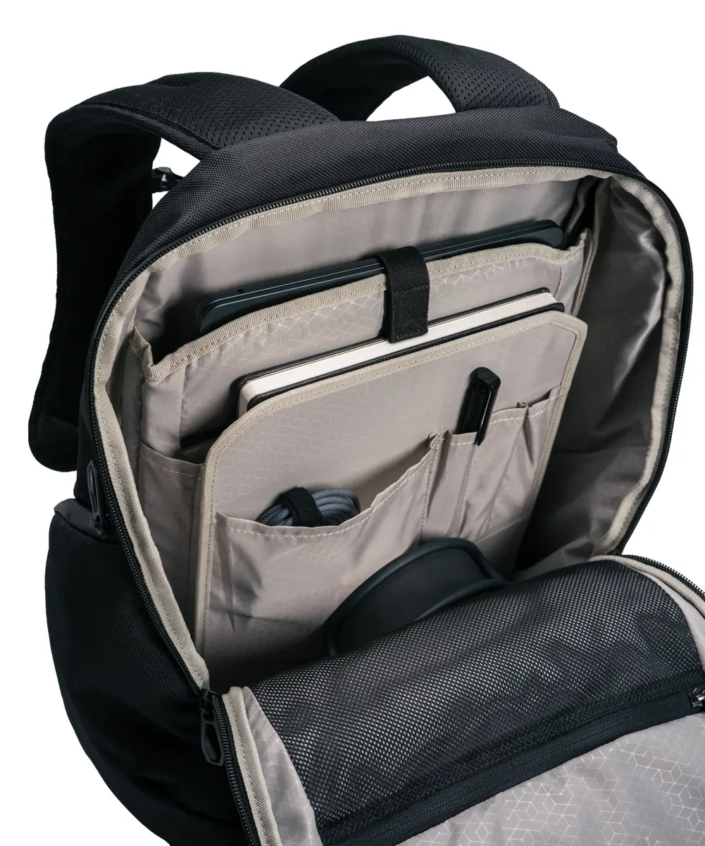 Thule Accent 26L Black Edition Backpack Photo 6