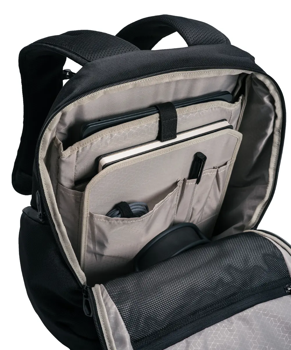 Thule Accent 26L Black Edition Backpack Photo 16