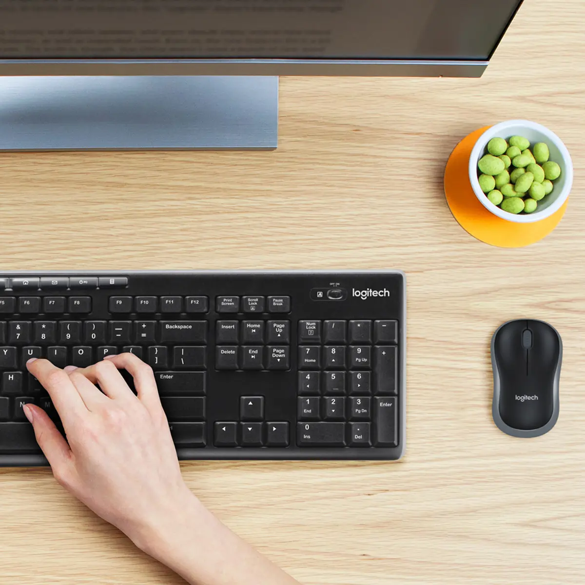 Logitech MK270 Wireless Keyboard and Mouse Photo 4