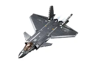 Sluban J20 stealth lidmašīnas konstruktors 1/44 mērogā metāliskā versija 1007 detaļas