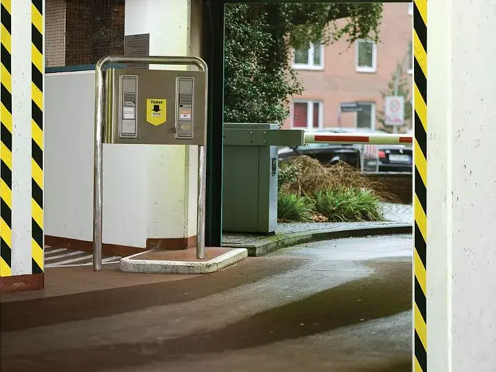 Лента для ограждения TESA Signal Universal Photo 2