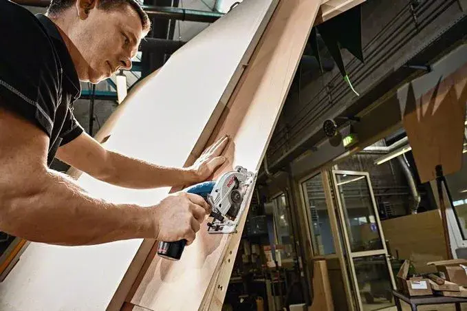 Циркулярная пила Bosch GKS 10.8 V-LI Photo 5