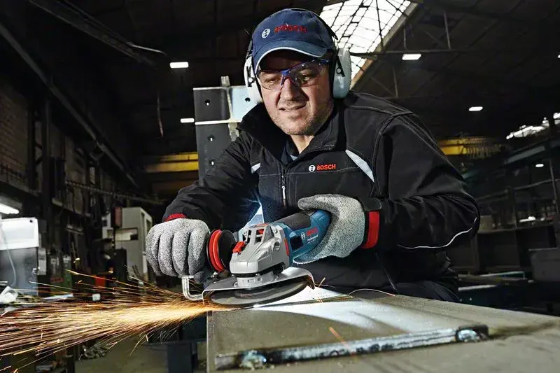 Шлифовальная машинка Bosch GWS 19-125 CIE Professional Photo 4