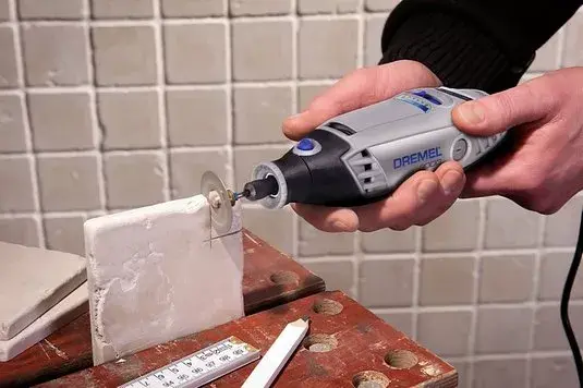 Шлифовальная машинка Dremel 3000 Photo 3
