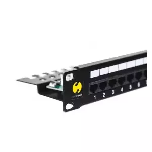 Patch panel NETRACK 104-01 1U — 24x RJ-45 Cat5e U/UTP, dziļums 110 mm, melna