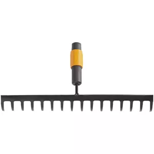 Грабли садовые Fiskars 1000654 — оцинкованная стальная рабочая часть, длинная ручка