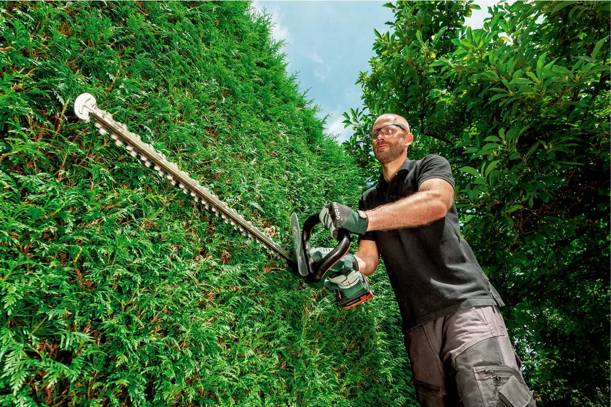 Hedge Trimmer Metabo AHS 18-55 V Photo 2