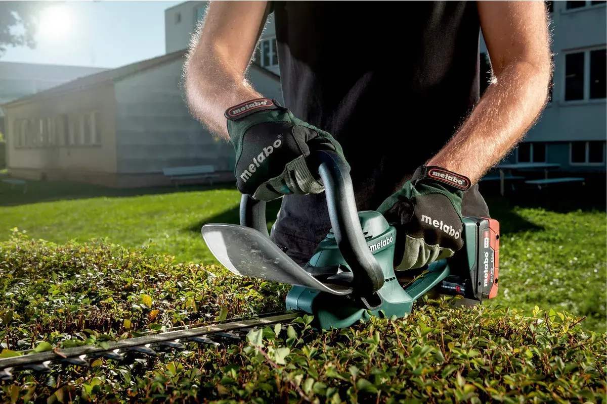 Hedge Trimmer Metabo AHS 18-55 V Photo 8