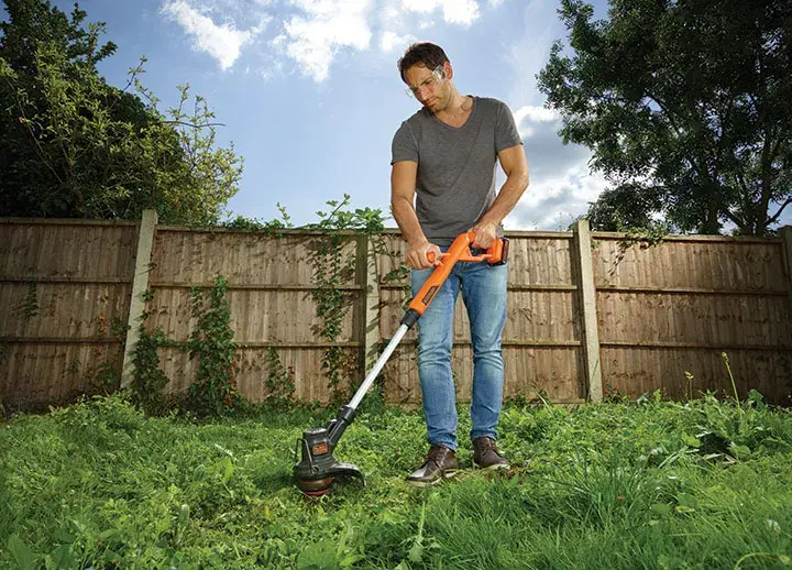 Аккумуляторная триммер Black & Decker ST1823 Photo 2