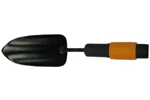 Garden trowel Fiskars QuikFit 1000730 with ergonomic handle and durable design