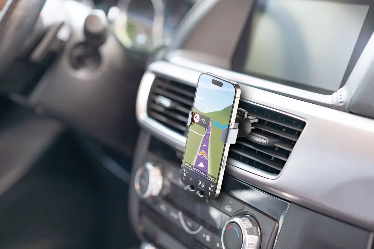 Автомобильный держатель Cellularline Slide Universal Photo 2