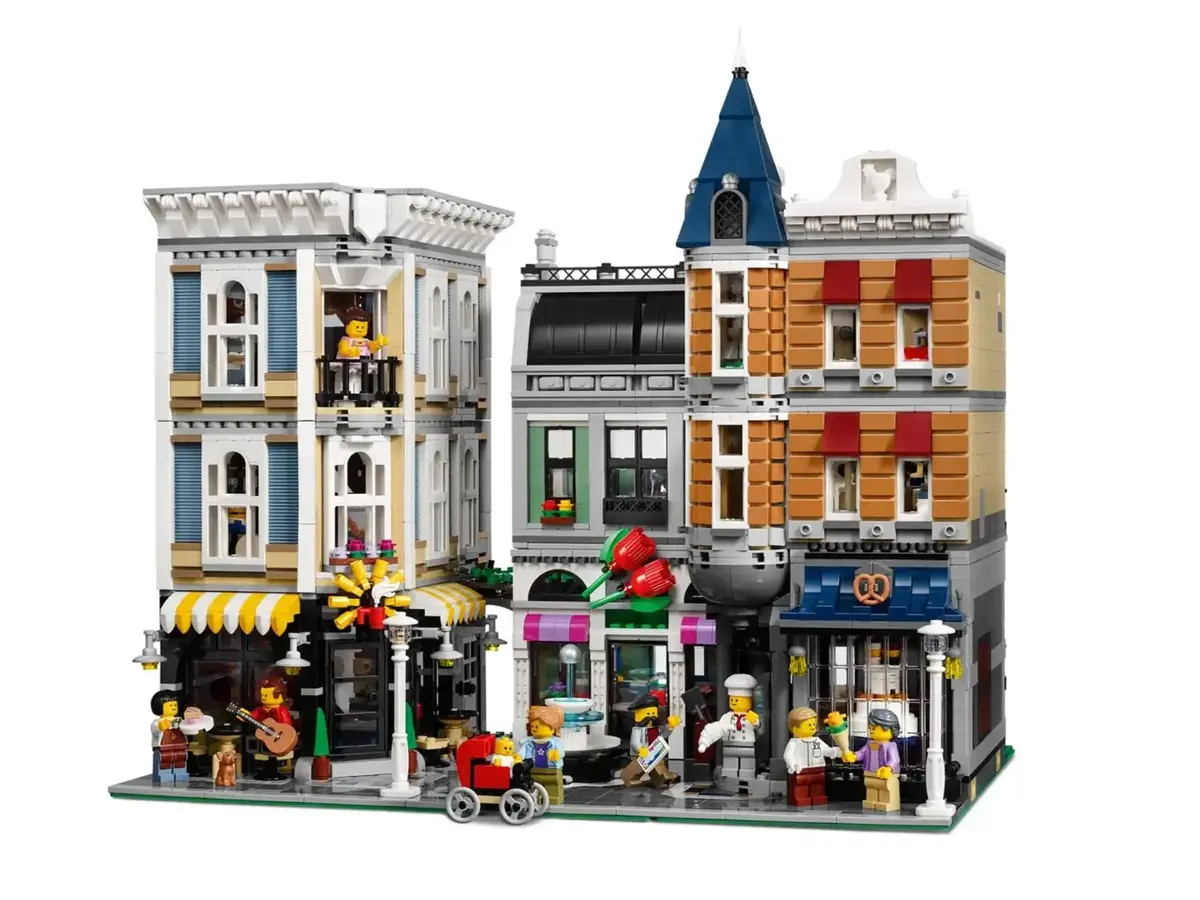 LEGO Creator Expert Assembly Square 10255 Building Set Photo 2