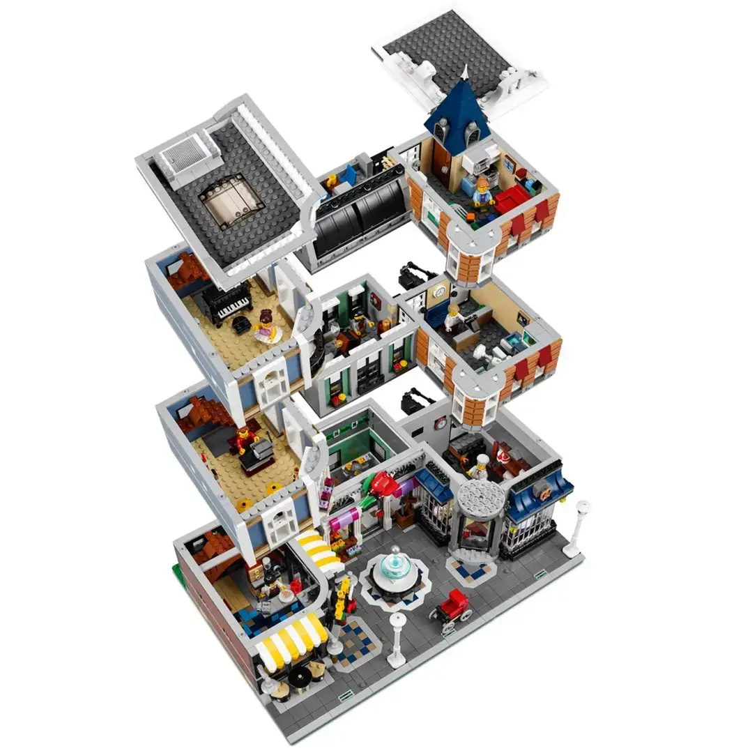 LEGO Creator Expert Assembly Square 10255 Building Set Photo 3