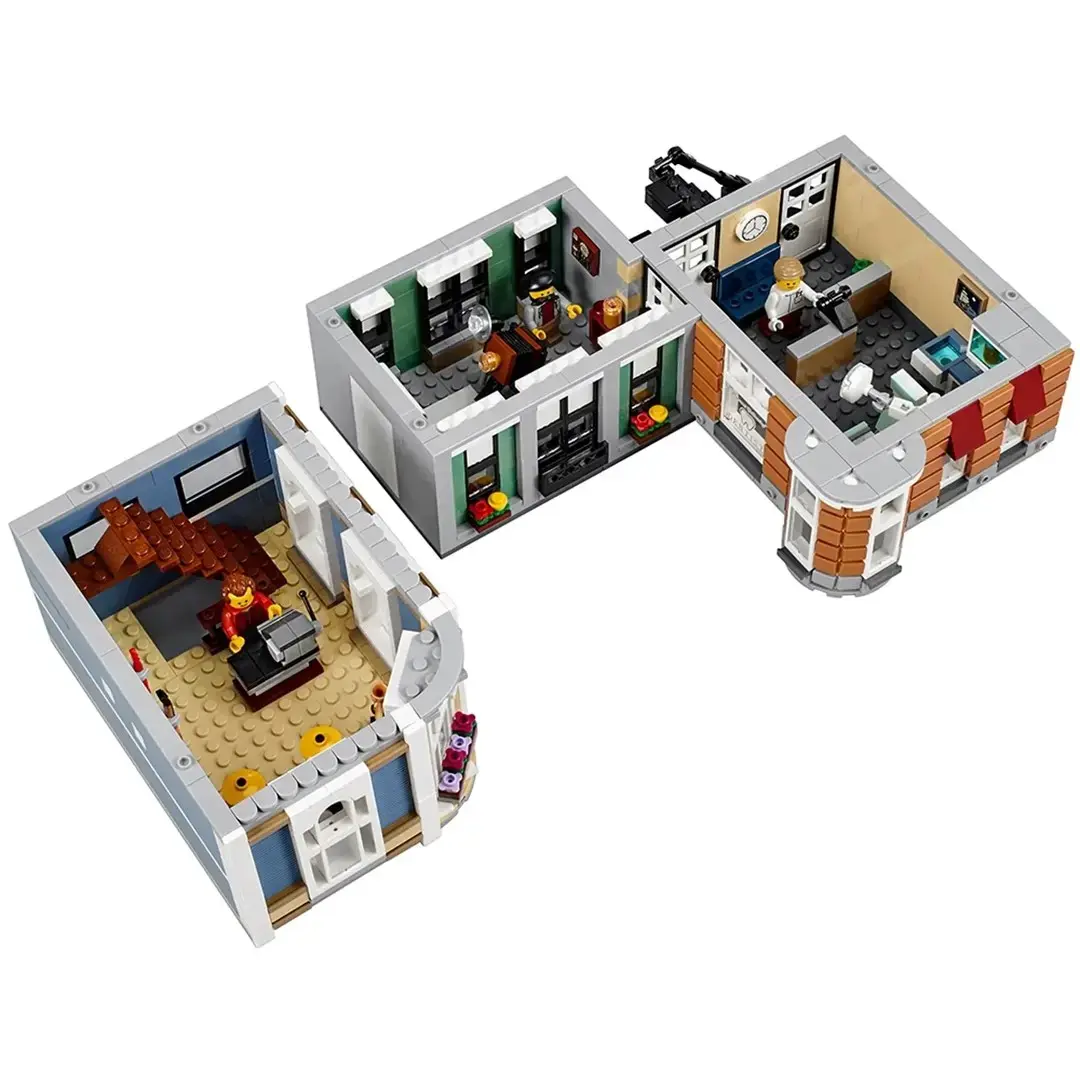 LEGO Creator Expert Assembly Square 10255 Building Set Photo 5