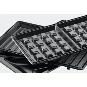 Three removable plates: sandwich, grill, waffles