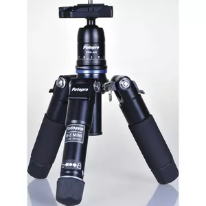 Statīvs Rollei M5‑Mini digitālajām un filmu kamerām, 3 kājas, maksimālais augstums 41 cm, slodze 3 kg, melns/zils