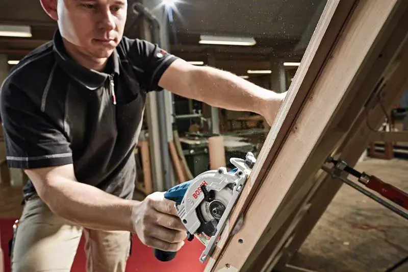 Циркулярная пила Bosch GKS 12V-26 Professional Photo 3